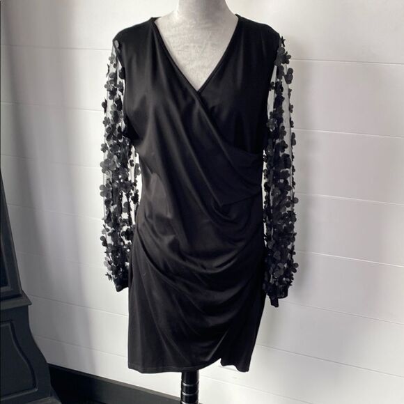 Elegant Black Dress with Floral Sleeves - Picture 3 of 10